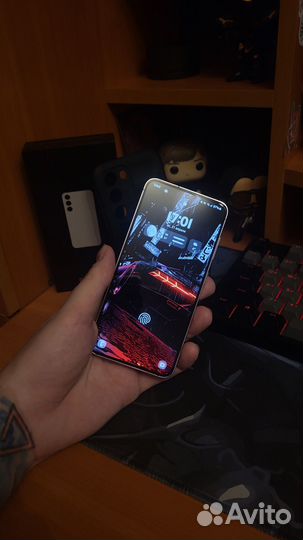 Samsung Galaxy S23, 8/256 ГБ