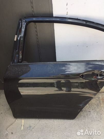 Задняя левая дверь BMW F10