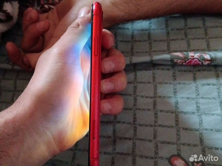 Телефон iPhone 11