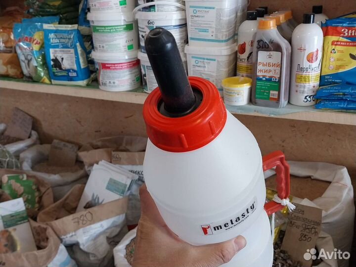 Бутылочка для кормления телят молокопоильник