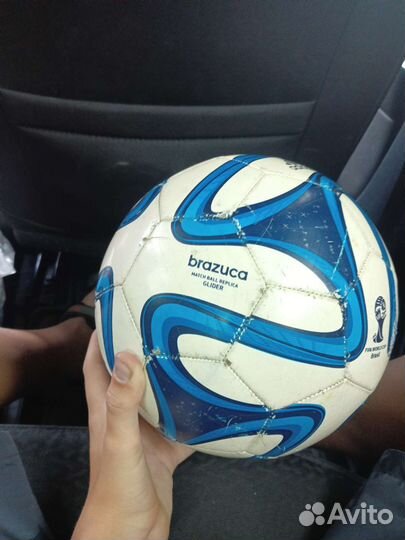 Футбольный мяч adidas brazuca (цена договорная)