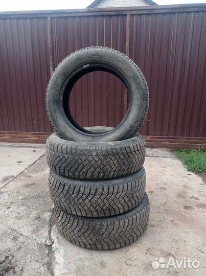 Goodyear UltraGrip 225/60 R18