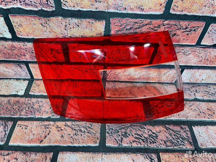 Стекло задней левой фары skoda octavia A7