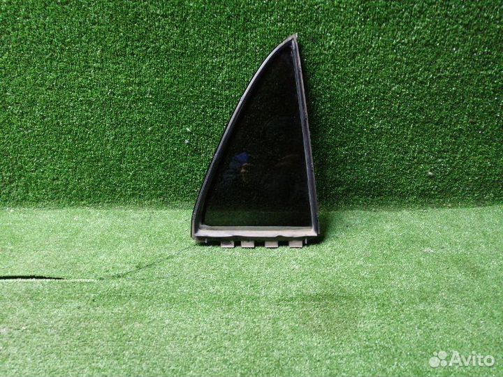 Стекло двери (форточка) заднее правое Toyota