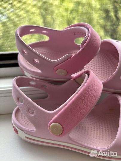 Босоножки для девочки croocs c11