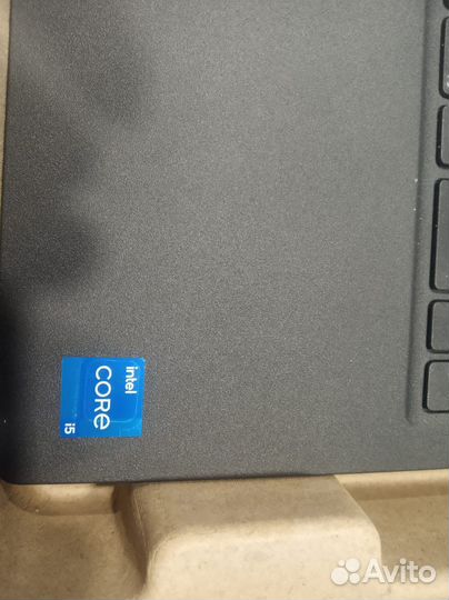 Ноутбук dell vostro 3520