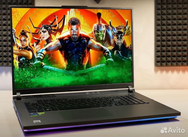 Asus Rog Strix Scar G18 (2023) G814ji-n6070w