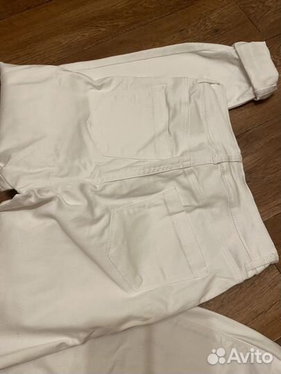 Белые джинсы для девушки 44 р