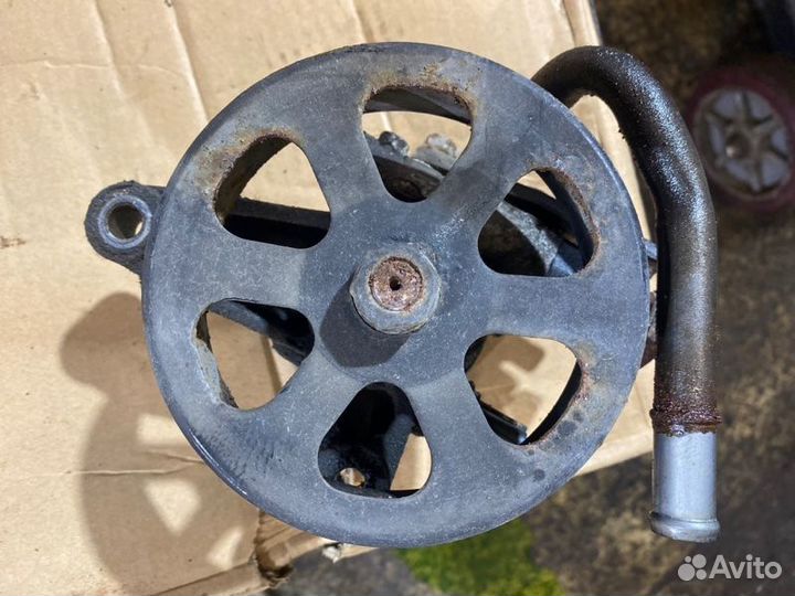 Насос гидроусилителя руля Kia Sorento XM 3.5 G6DC