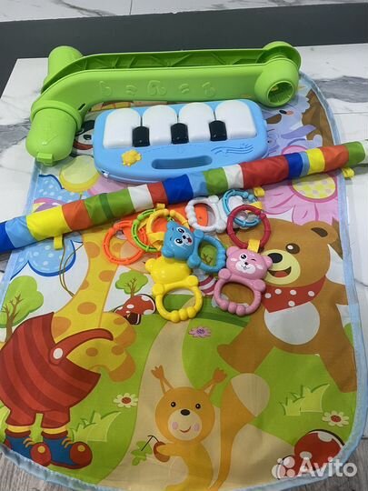 Развивающий коврик с пианино