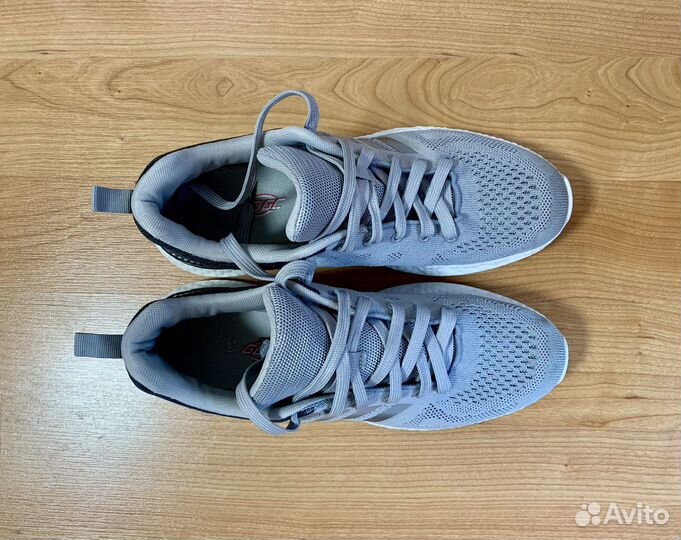 Кроссовки мужские 43