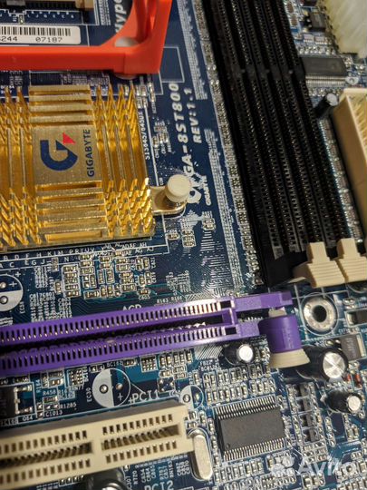Материнская плата gigabyte GA-8ST800