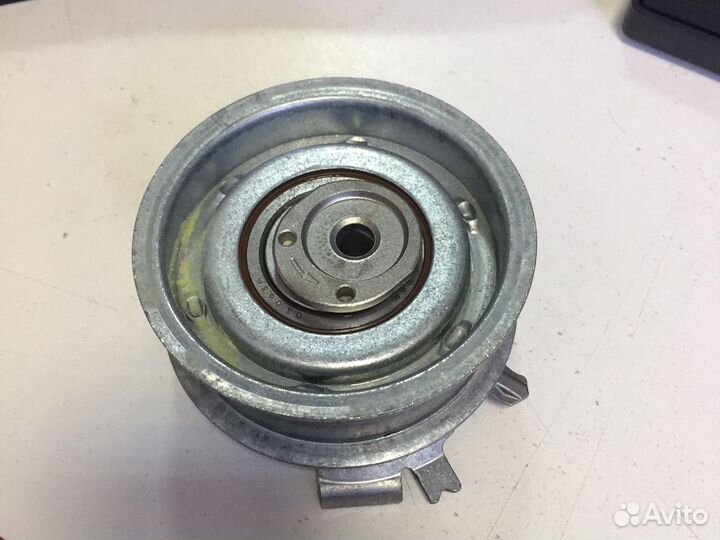 Ролик натяжителя грм октавия пассат гольф