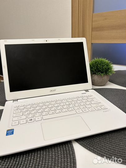 Ноутбук Acer Aspire V3-371