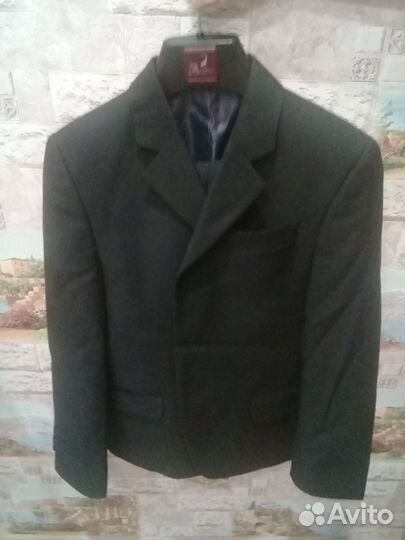 Школьный костюм новый