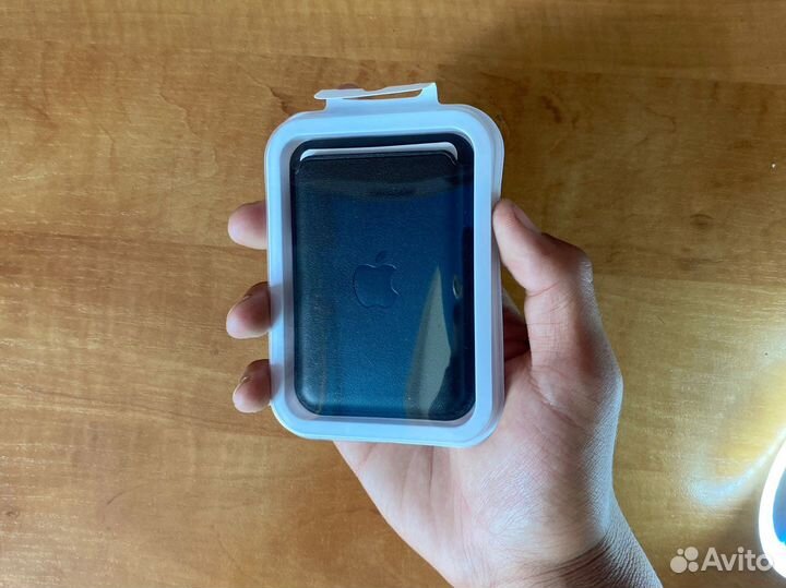 Magsafe Wallet картхолдер для карт на iPhone