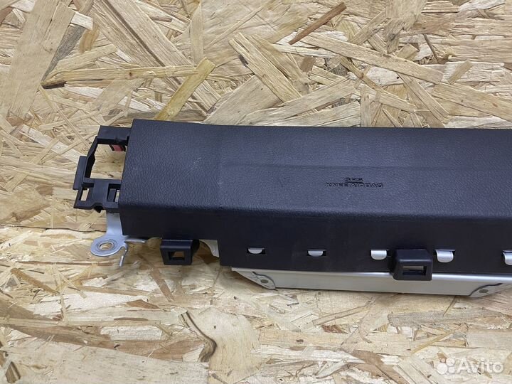 Подушка безопасности в колени пассажира Lexus GX46