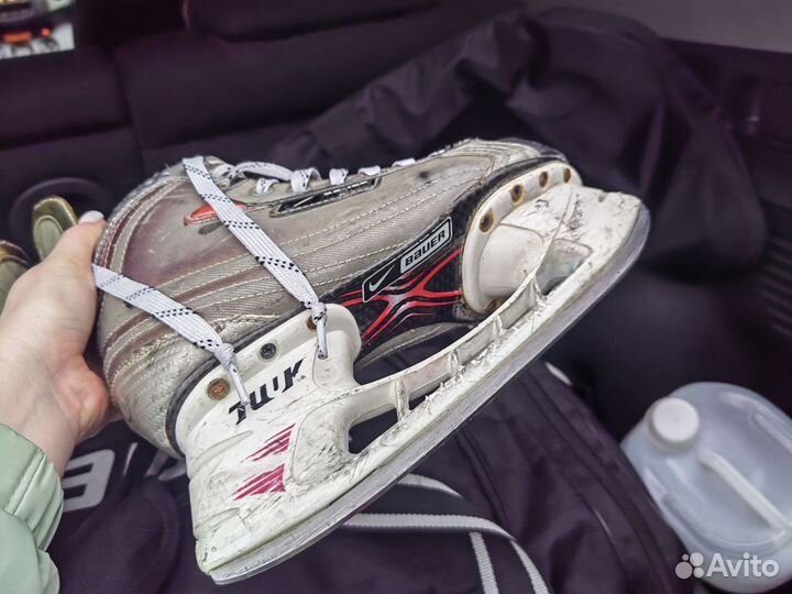 Коньки хоккейные