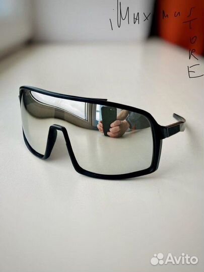 Чёрные зеркальные спортивные солнцезащитные очки