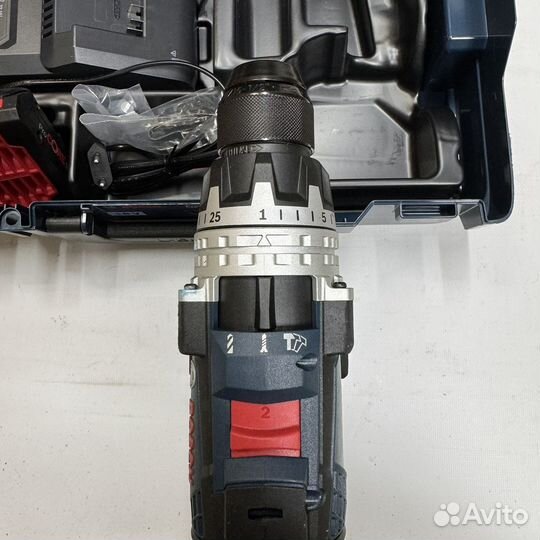 Шуруповерт Bosch GSB 18v-110C 2 *4,0 Аh