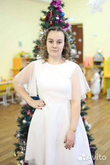 Платье белое