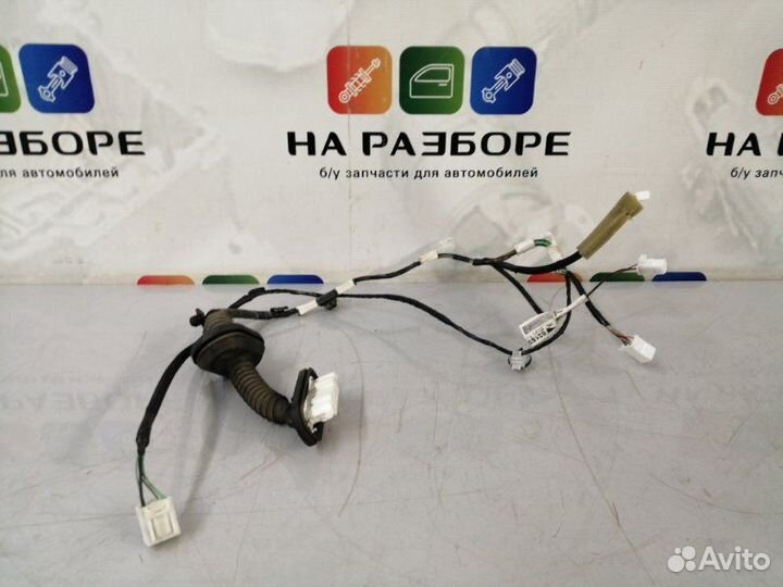 Проводка двери задняя правая Toyota Camry XV50
