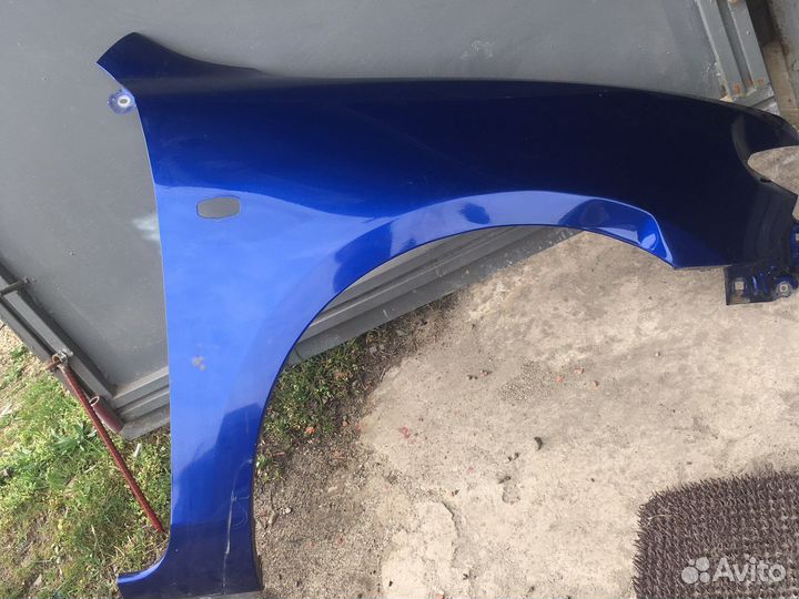 Крыло переднее правое mazda 3 bk седан