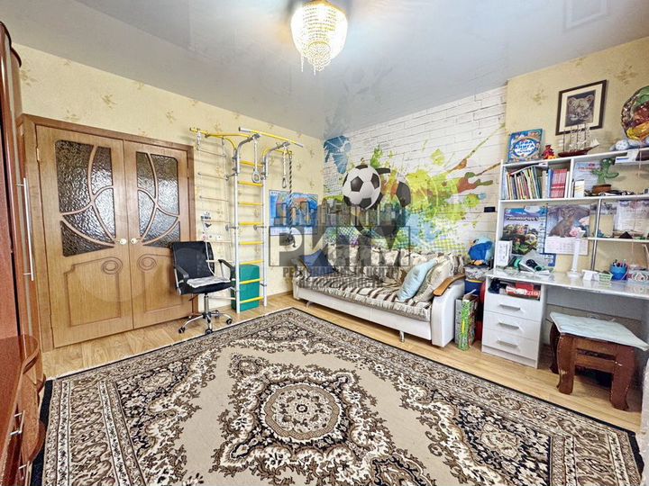 2-к. квартира, 60 м², 1/10 эт.