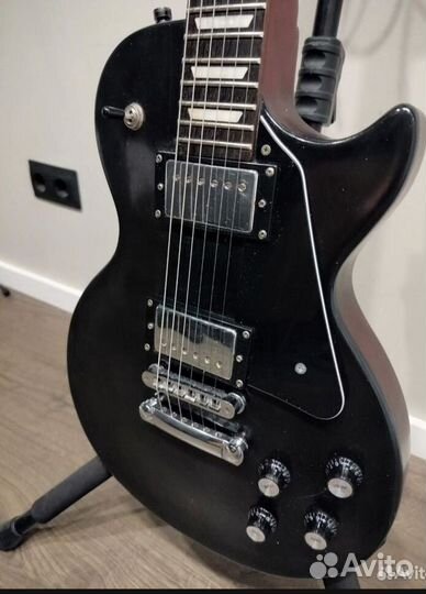 Электрогитара типа Gibson Les Paul