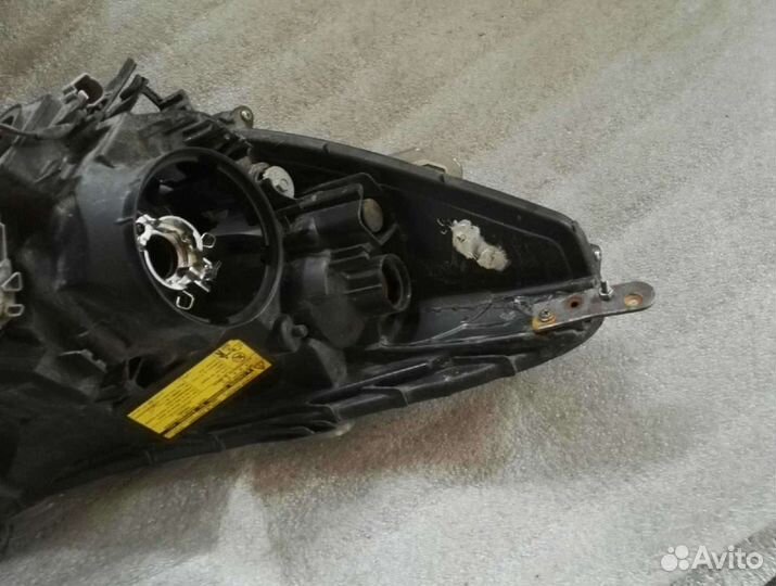 Фара левая для Subaru Outback