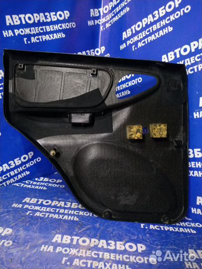 Задняя правая обшивка двери Chevrolet Niva