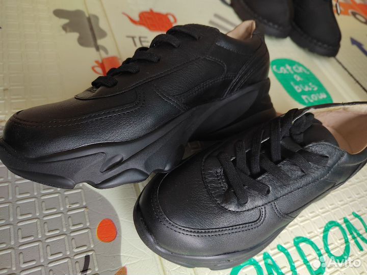 Кроссовки кожаные новые