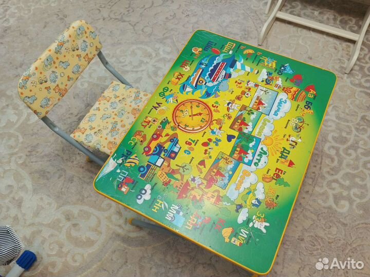 Детский стол и стульчик