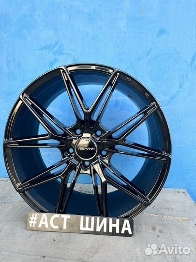 Диски R18 5*114.3 ET40 8j d67.1