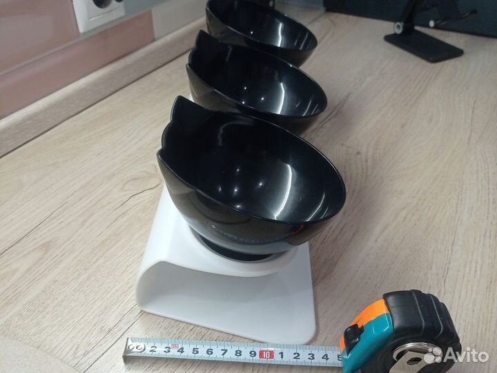 Миски для животных и игрушки для кота