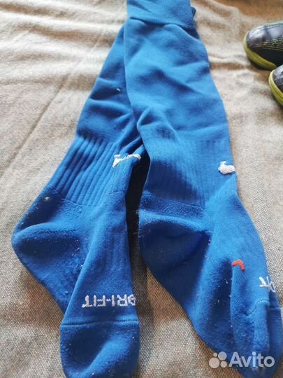 Футбольная амуниция бутсы гетры щитки