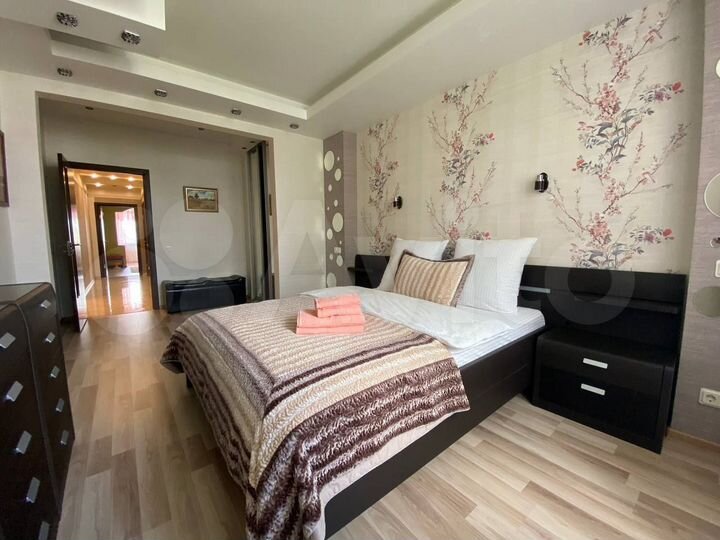 3-к. квартира, 100 м², 5/5 эт.