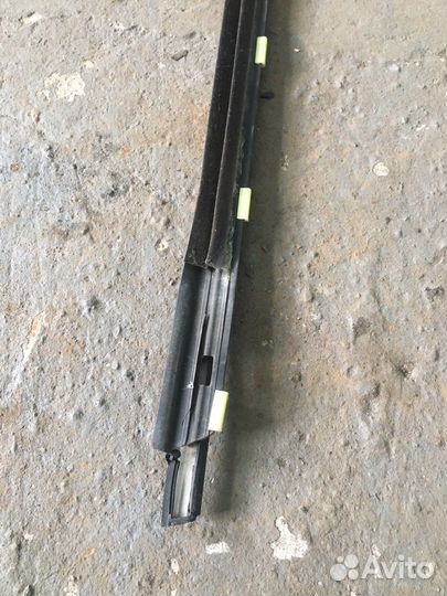 Накладка стекла бархотка заднего левого Sonata 4