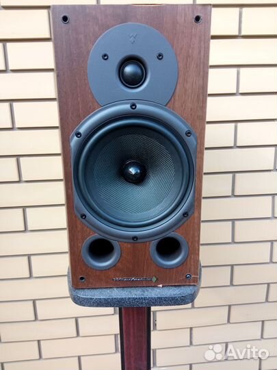 Акустические колонки wharfedale