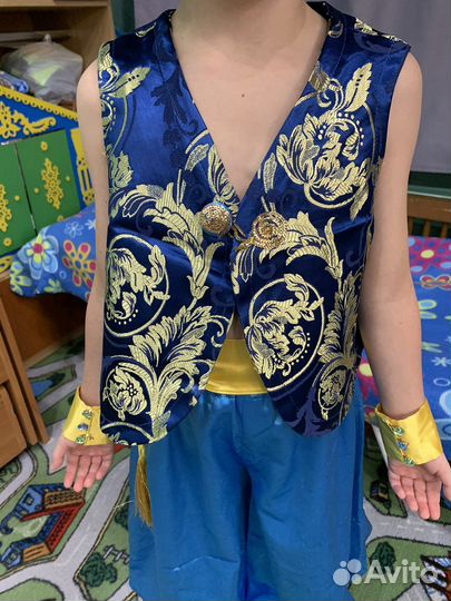 Костюм Джина