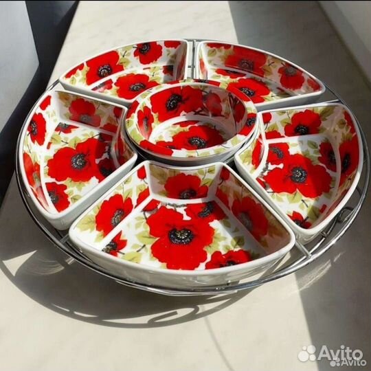 Менажница Красные маки 26 см на подставке