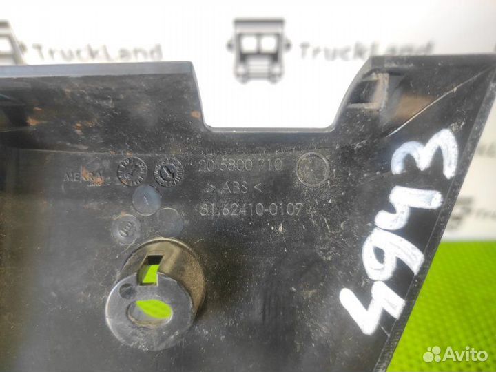 Накладка верхней дверной петли левая Man Tgx 2012