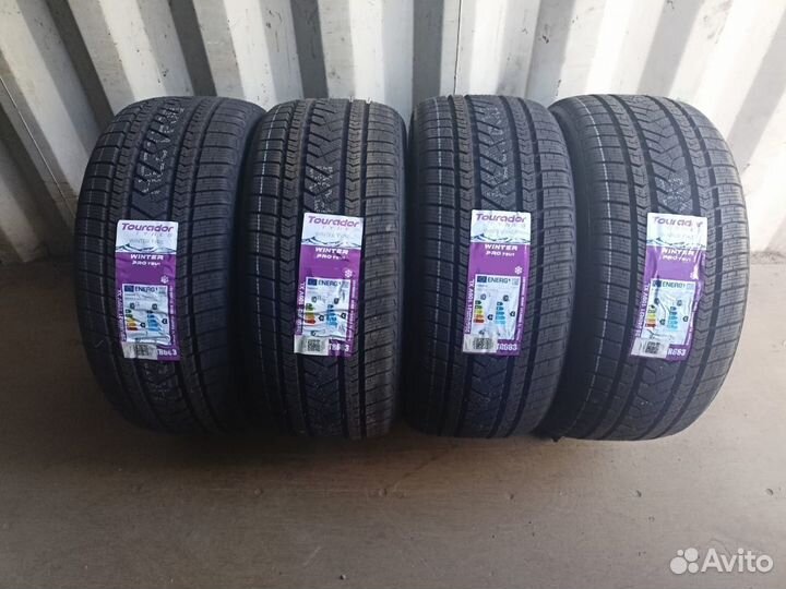 Tourador Winter Pro TSU1 285/40 R21 и 315/35 R21 107V