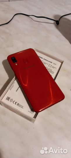 Samsung Galaxy A40, 4/64 ГБ
