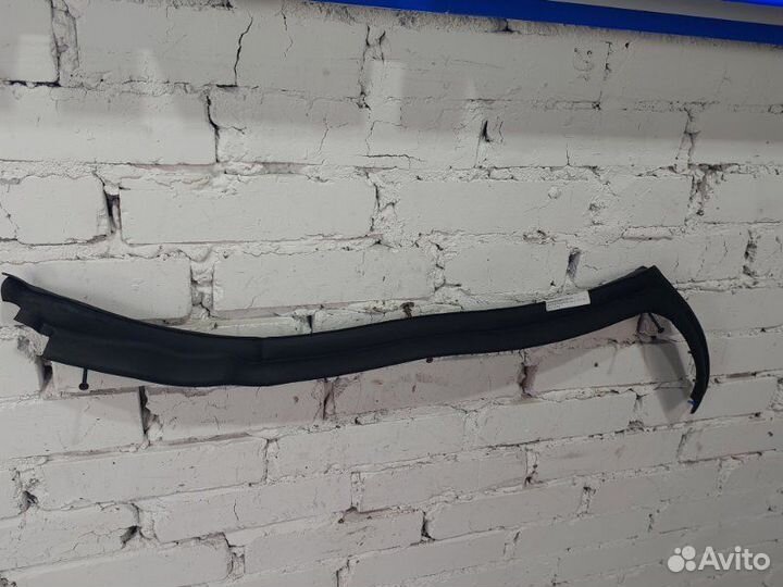 Уплотнитель двери задний левый Land Rover Range