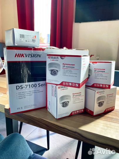 IP-видеорегистратор Hikvision DS-7104NI и 4 камеры