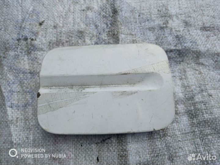 Лючок бензобака Фольксваген Пассат Б3