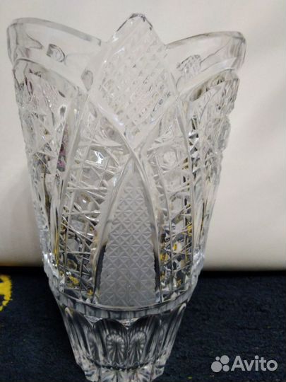 Хрустальная ваза