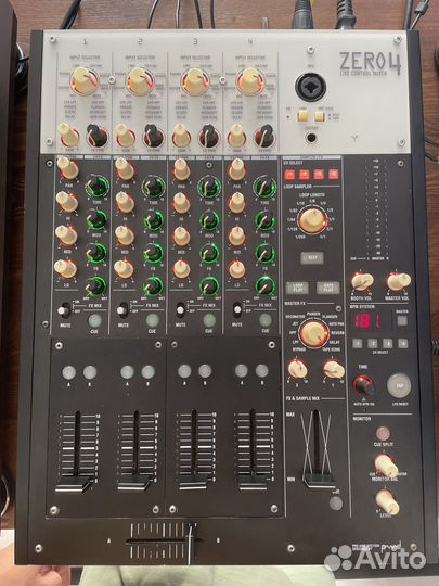Продам Микшерный пульт korg zero 4
