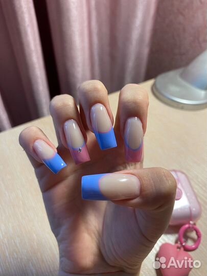 Маникюр педикюр